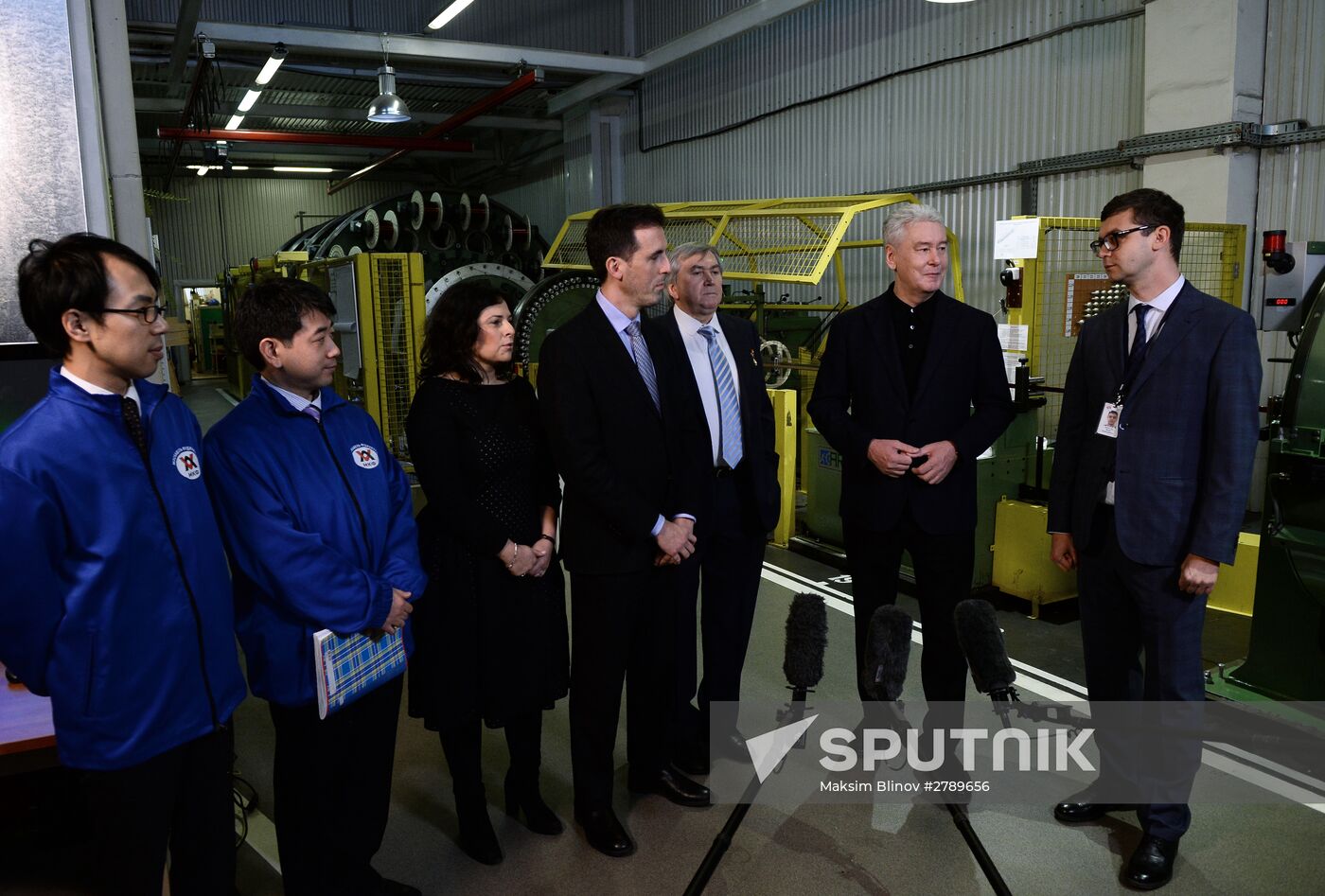 Moscow Mayor visits Moskabelmet company