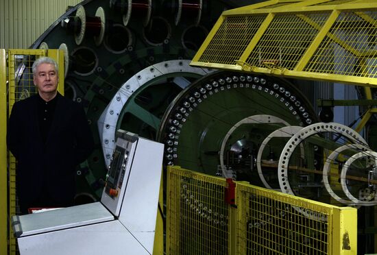 Moscow Mayor visits Moskabelmet company