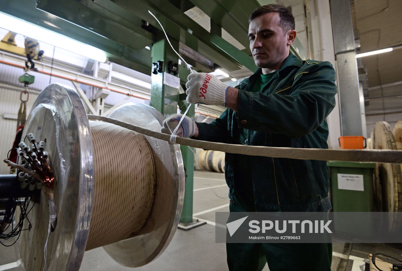 Moscow Mayor visits Moskabelmet company