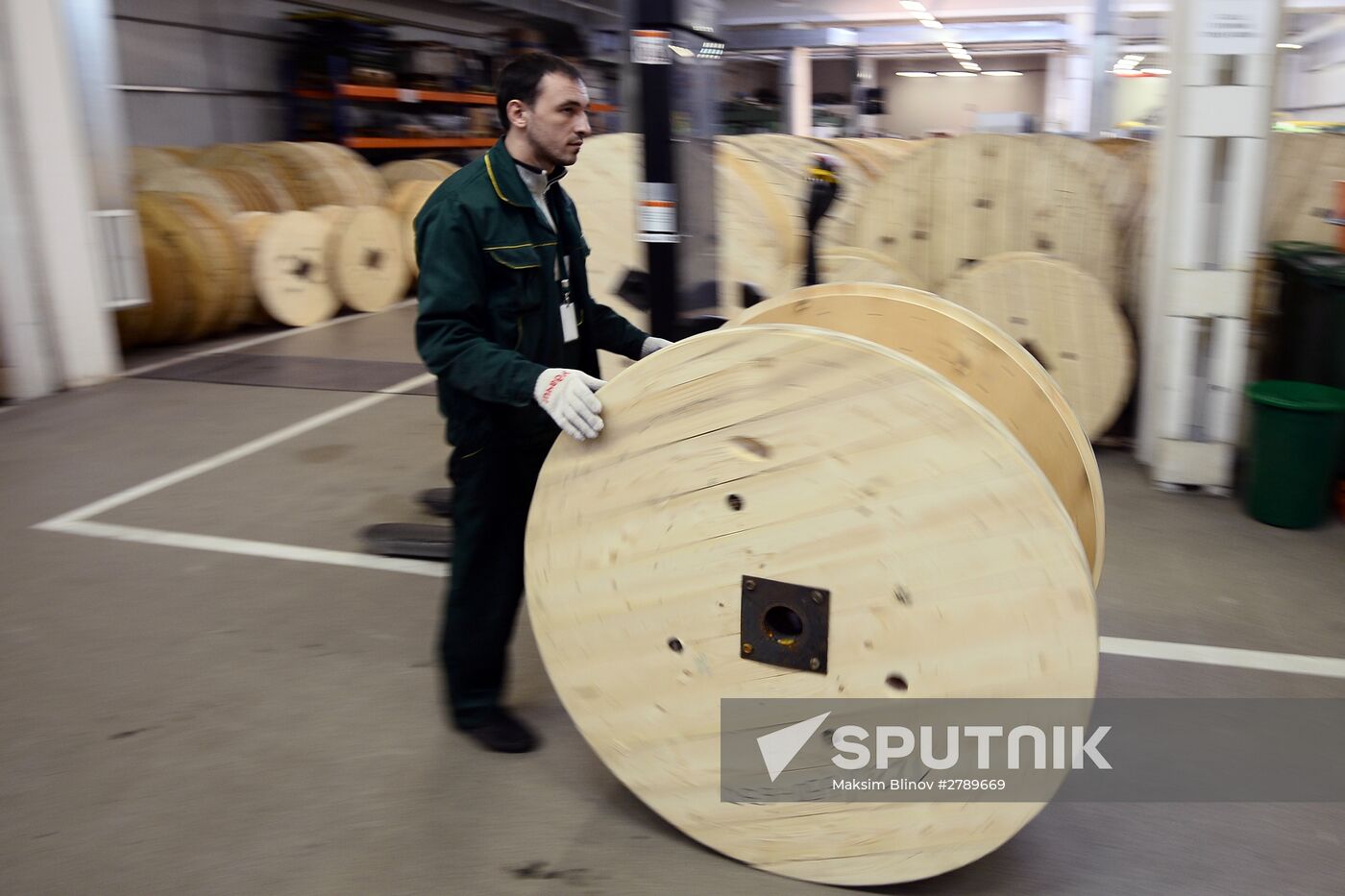 Moscow Mayor visits Moskabelmet company