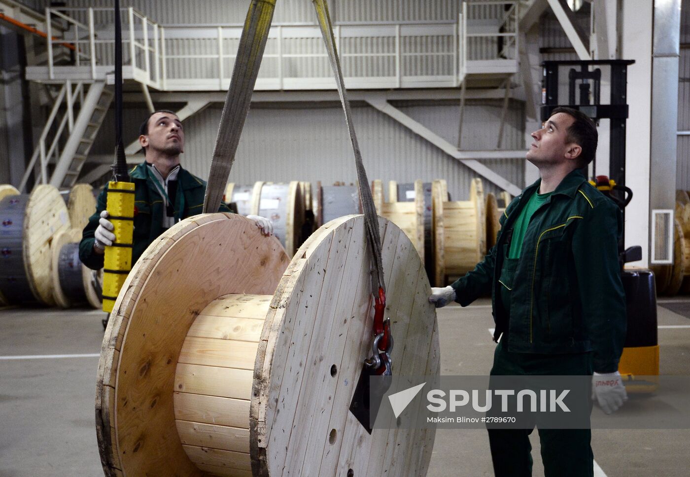 Moscow Mayor visits Moskabelmet company
