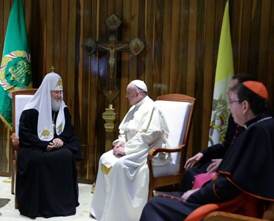 Patriarch Kirill of Moscow and All Russia meets with Pope Francis of Rome