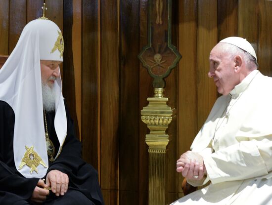 Patriarch Kirill meets Pope Francis