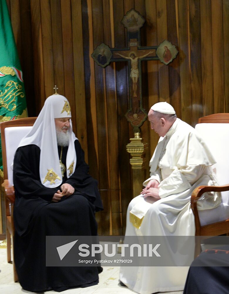 Patriarch Kirill meets Pope Francis