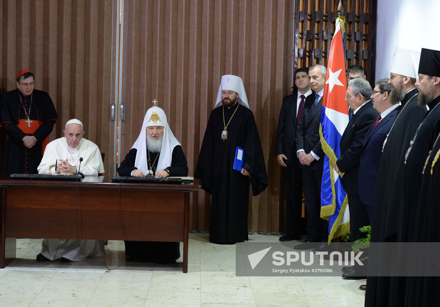Patriarch Kirill meets Pope Francis