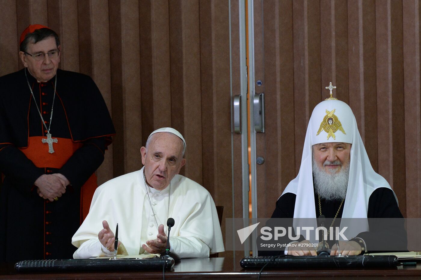 Patriarch Kirill meets Pope Francis