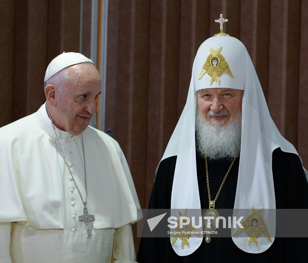 Patriarch Kirill of Moscow and All Russia meets with Pope Francis of Rome