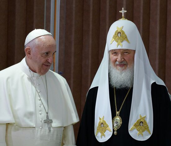 Patriarch Kirill of Moscow and All Russia meets with Pope Francis of Rome