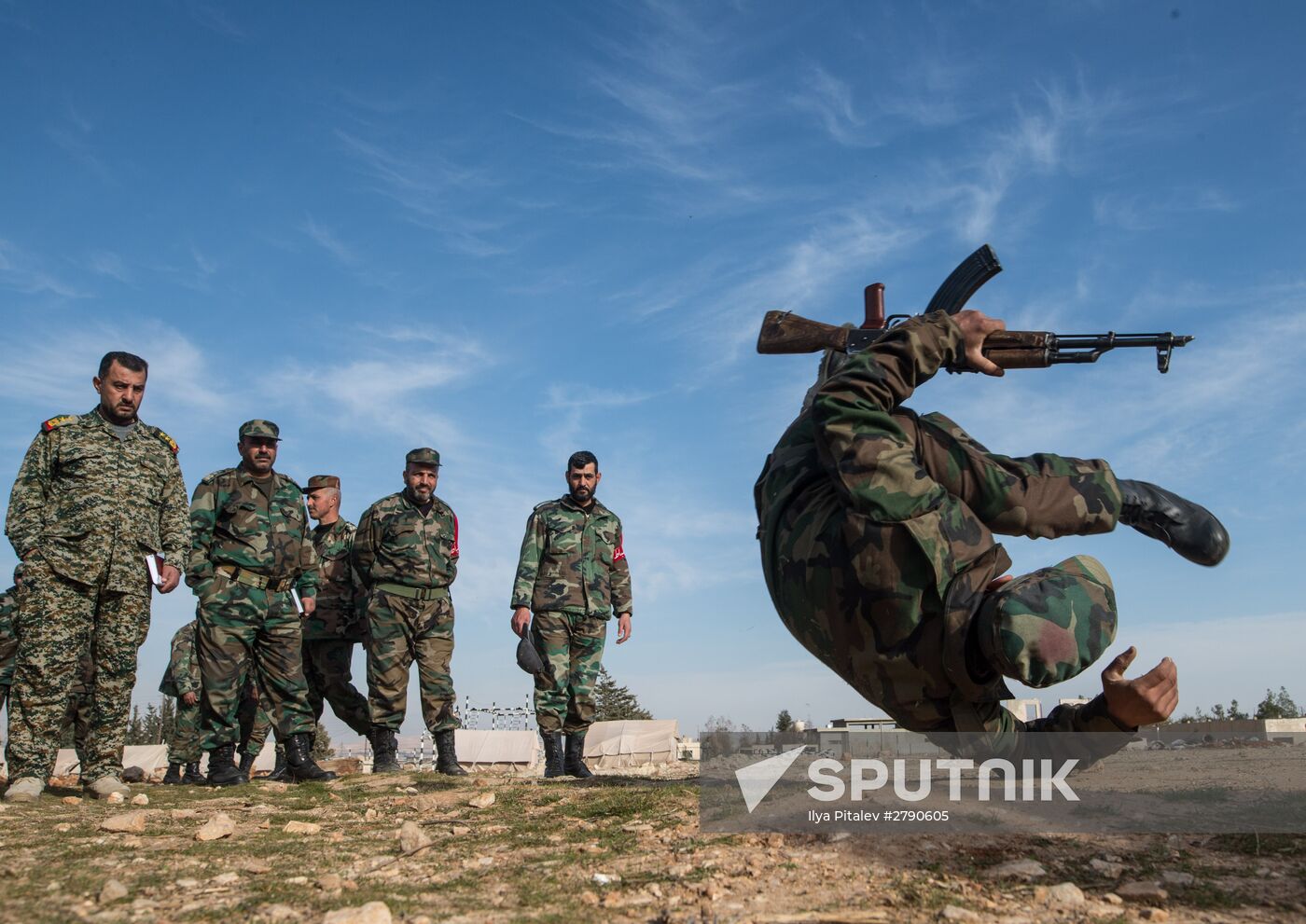 Syrian army volunteers trained outside Damascus