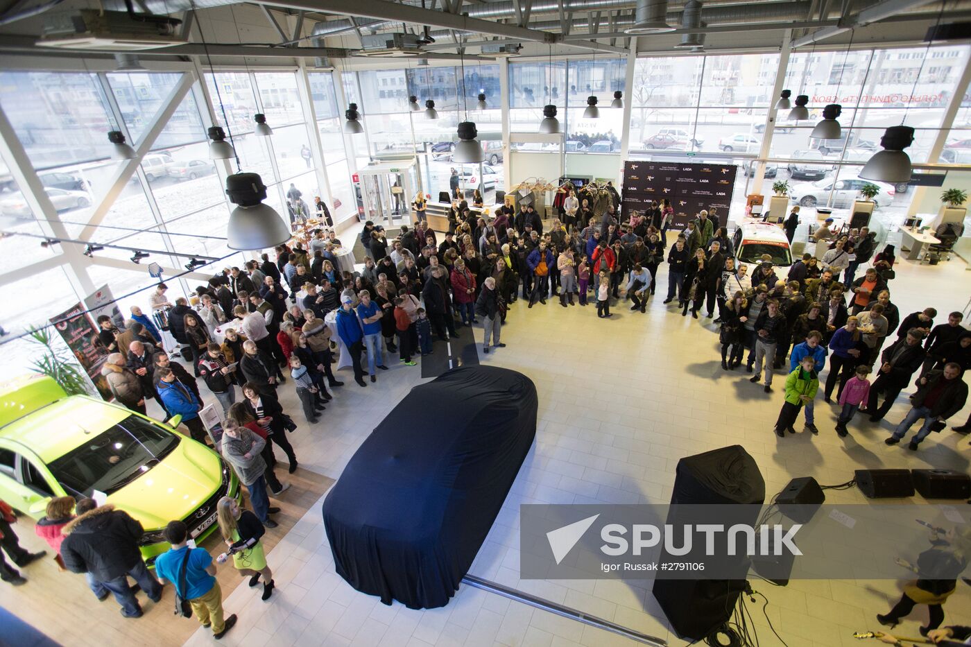 Sales of Lada Xray compact crossover start in Russia