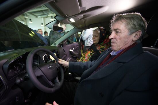 Sales of Lada Xray compact crossover start in Russia