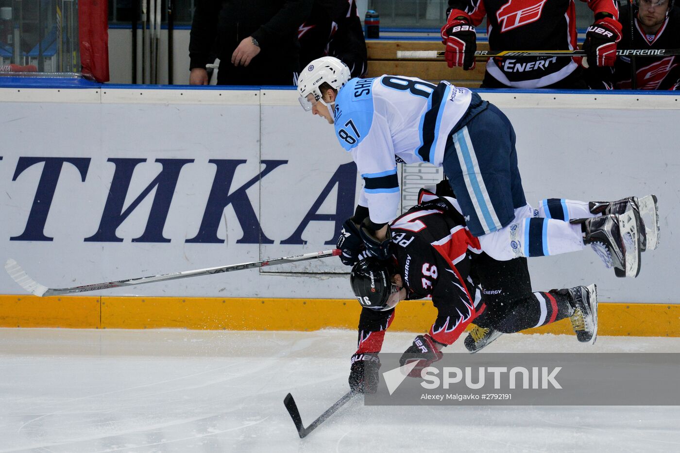 Kontinental Hockey League. Avangard vs. Sibir