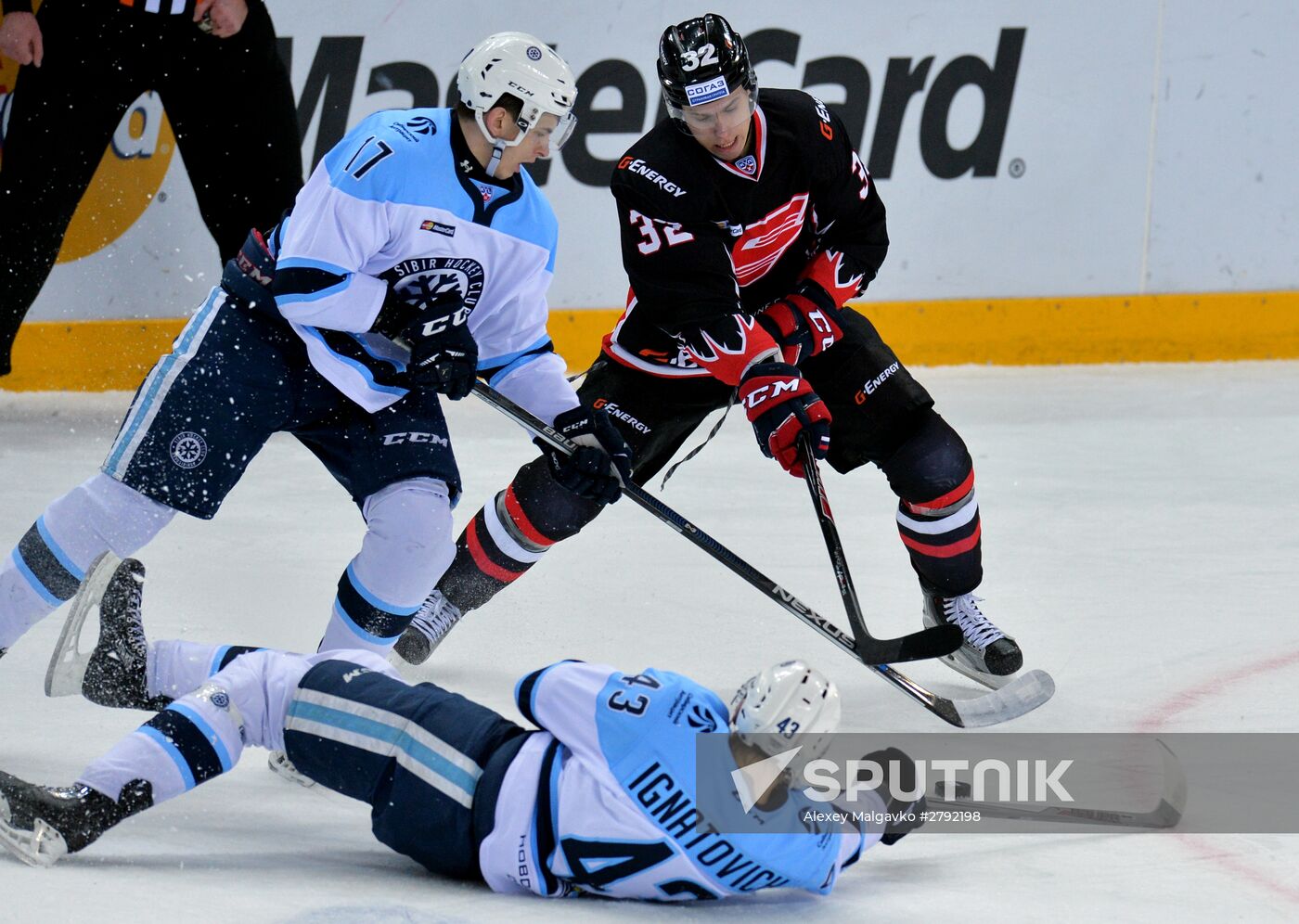 Kontinental Hockey League. Avangard vs. Sibir