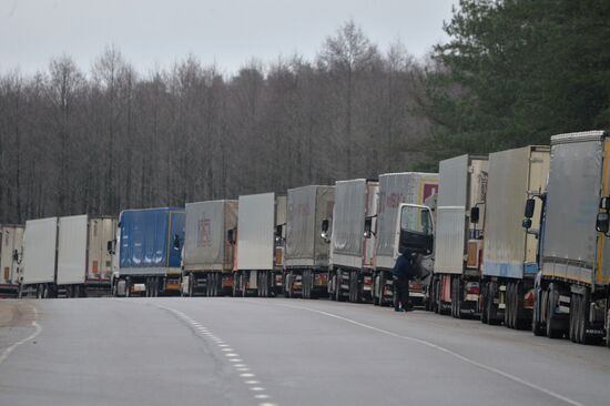 Russian trucks line up at Belarusian-Lithuanian border