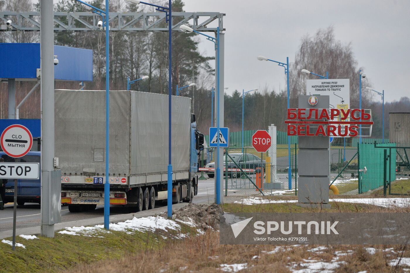 Russian trucks line up at Belarusian-Lithuanian border