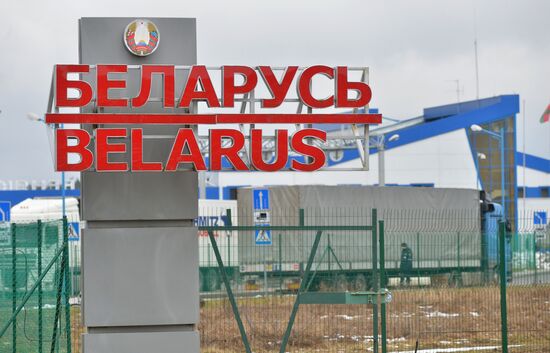 Russian trucks line up at Belarusian-Lithuanian border