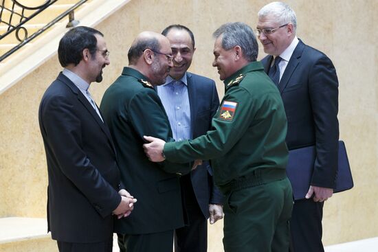 Russian Defense Minister Sergei Shoigu and Iranian Defense Minister Hossein Dehghan meet in Moscow