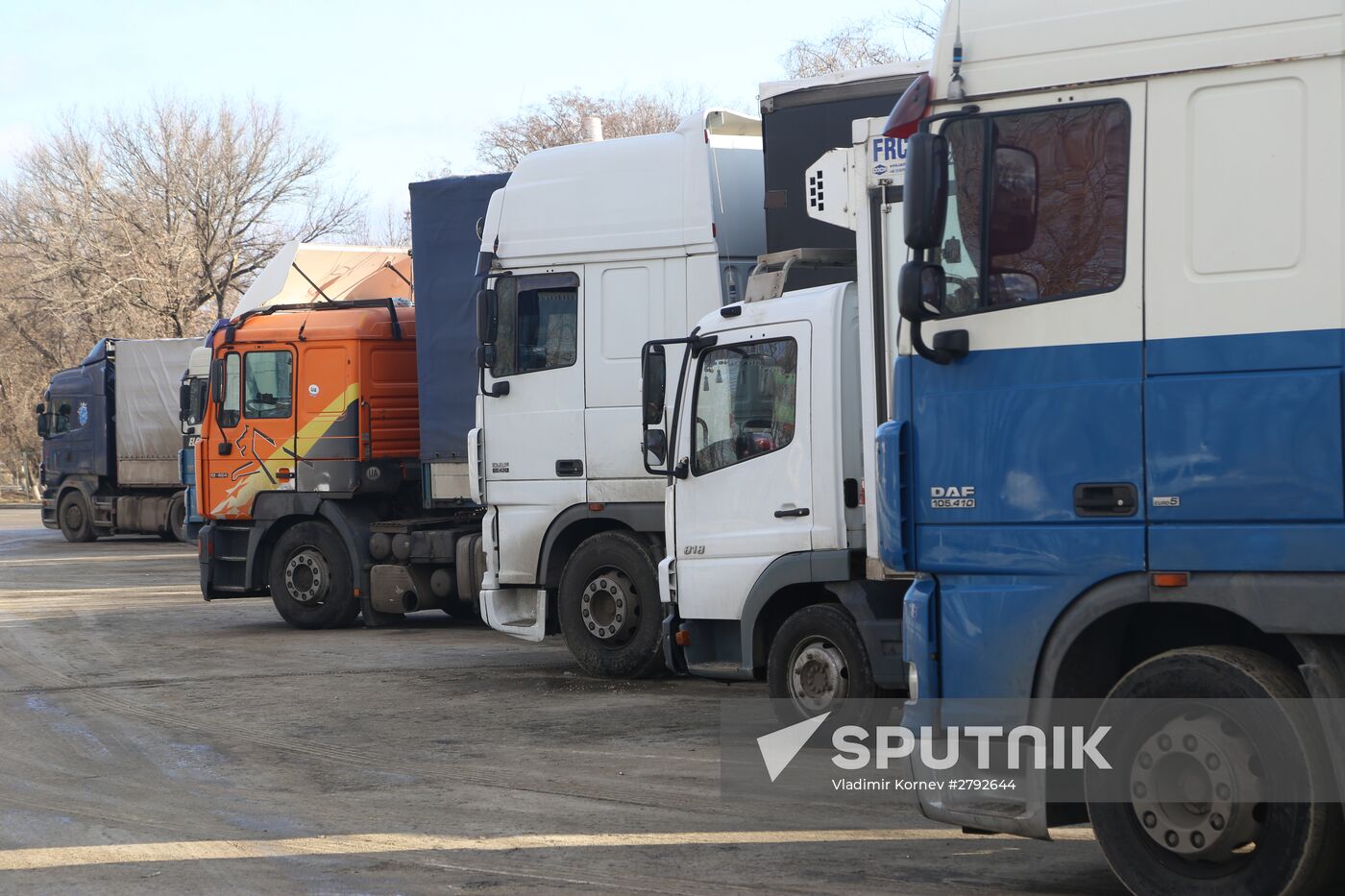 Ukraine and Russia agree on return of trucks blocked at border