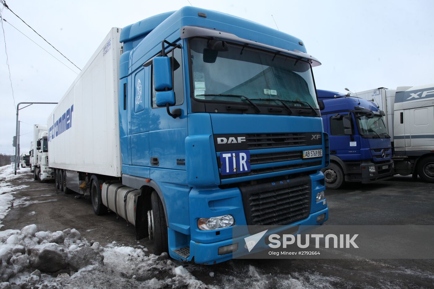 Ukraine and Russia agree on return of trucks blocked at border