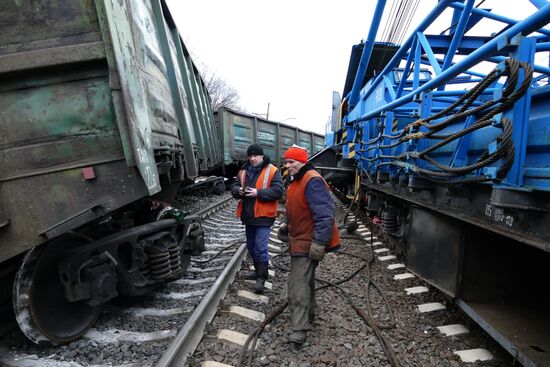 Explosion of railroad tracks at Yasinovataya station in Donetsk Region