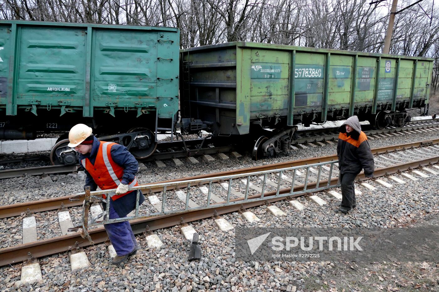 Explosion of railroad tracks at Yasinovataya station in Donetsk Region