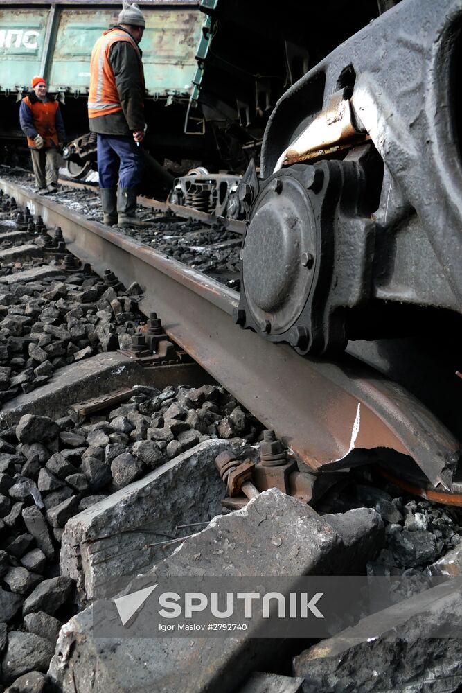 Explosion of railroad tracks at Yasinovataya station in Donetsk Region