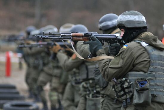 Ukraine's National Guard soldiers undergo NATO combat training
