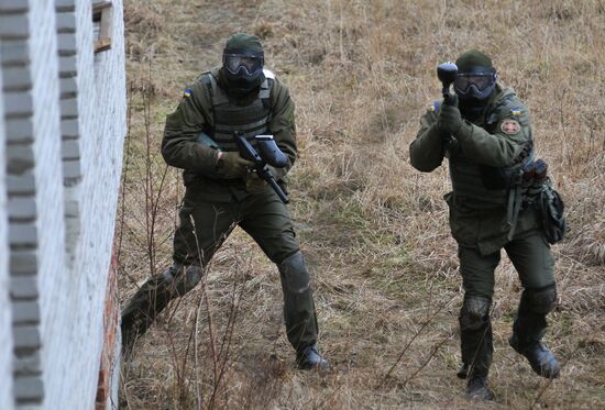 Ukraine's National Guard soldiers undergo NATO combat training