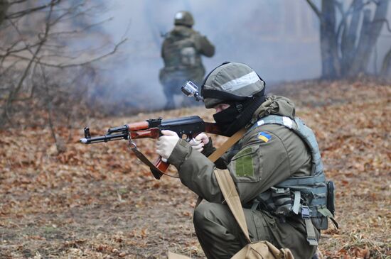 Ukraine's National Guard soldiers undergo NATO combat training