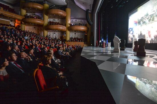 Themis award ceremony Help_triangle