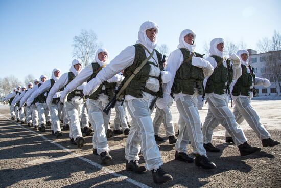 Professional soldiers undergo combat training in Amur Region