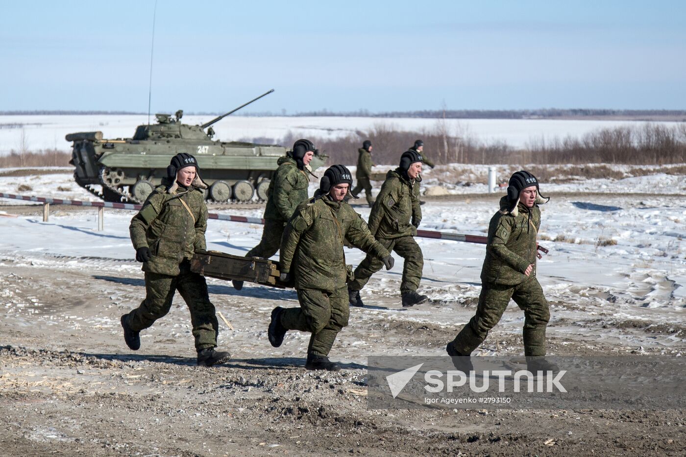 Professional soldiers undergo combat training in Amur Region