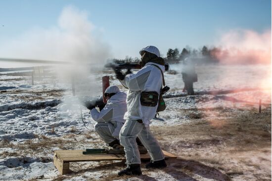 Professional soldiers undergo combat training in Amur Region
