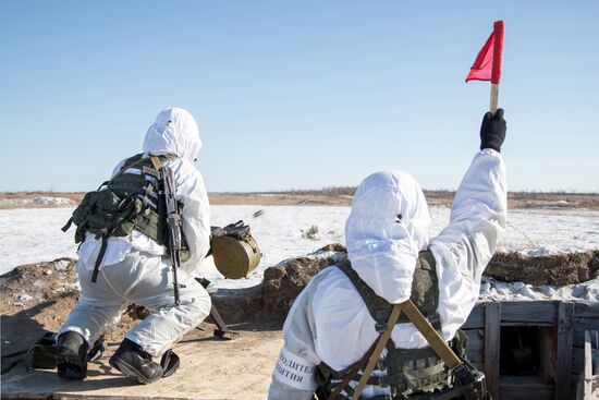 Professional soldiers undergo combat training in Amur Region