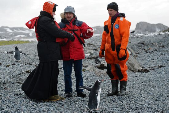 Patriarch Kirill visits Russian polar station in Antarctica