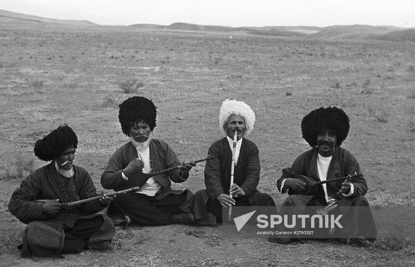 Tadjik folk music performers