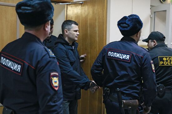 Court considers arrest warrant for Domodedovo airport chairman Dmitry Kamenshchik