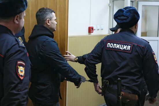 Court considers arrest warrant for Domodedovo airport chairman Dmitry Kamenshchik
