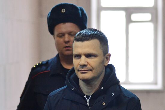 Court considers arrest warrant for Domodedovo airport chairman Dmitry Kamenshchik