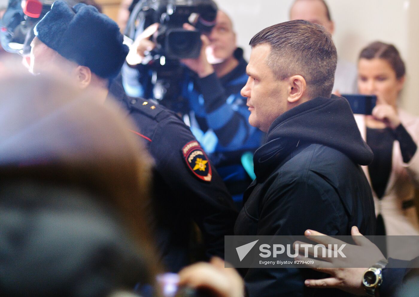 Court considers arrest warrant for Domodedovo airport chairman Dmitry Kamenshchik