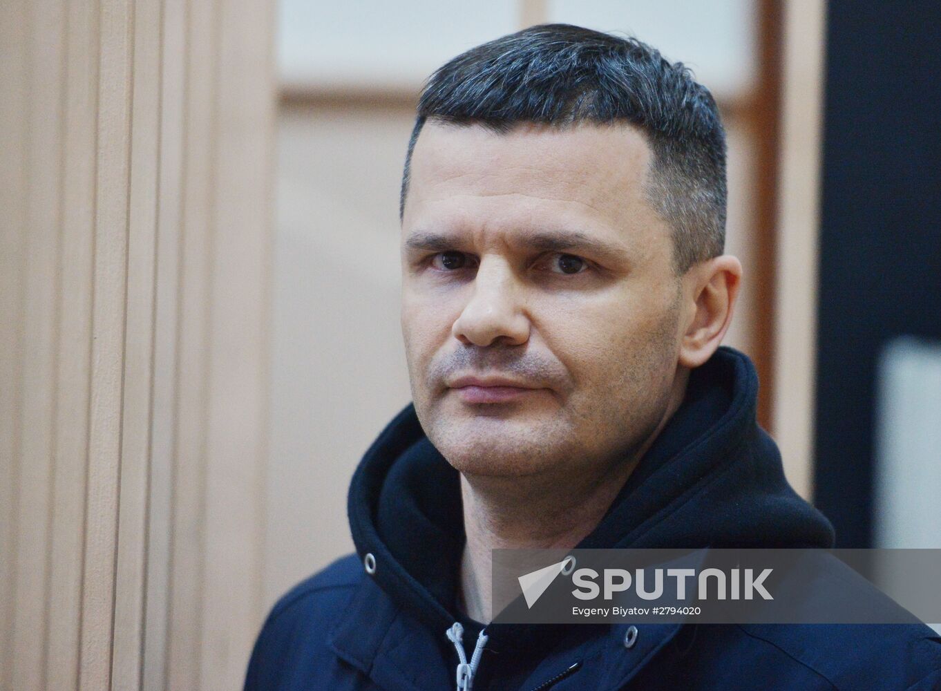Court considers arrest warrant for Domodedovo airport chairman Dmitry Kamenshchik