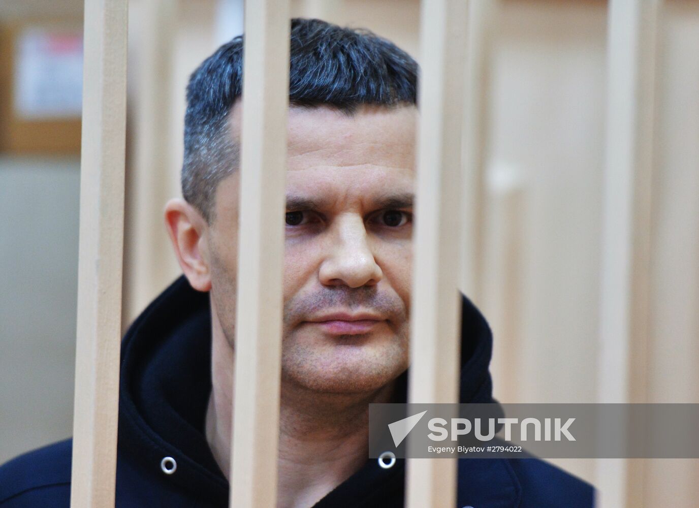 Court considers arrest warrant for Domodedovo airport chairman Dmitry Kamenshchik