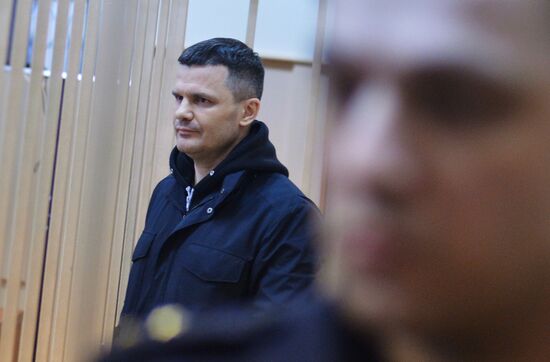 Court considers arrest warrant for Domodedovo airport chairman Dmitry Kamenshchik