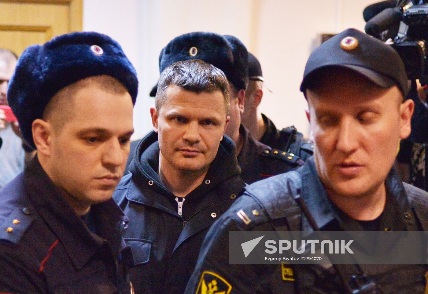 Court considers arrest warrant for Domodedovo airport chairman Dmitry Kamenshchik