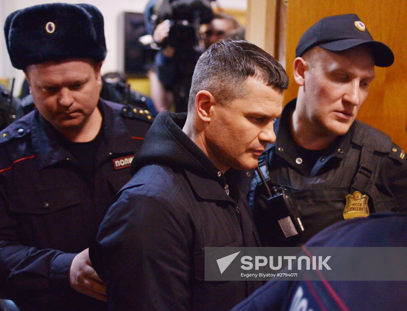 Court considers arrest warrant for Domodedovo airport chairman Dmitry Kamenshchik