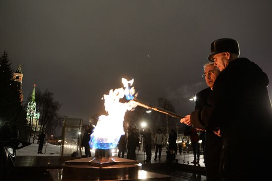 Checking burner of Eternal Flame before Defender of Fatherland Day