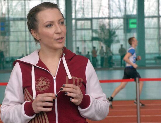 TV hostess Yana Churikova passes national physical fitness requirements