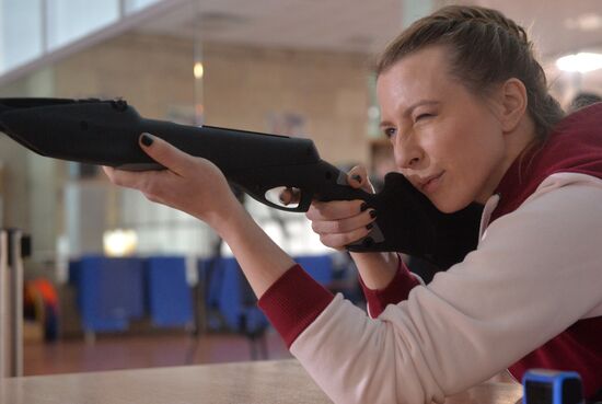 TV hostess Yana Churikova passes national physical fitness requirements