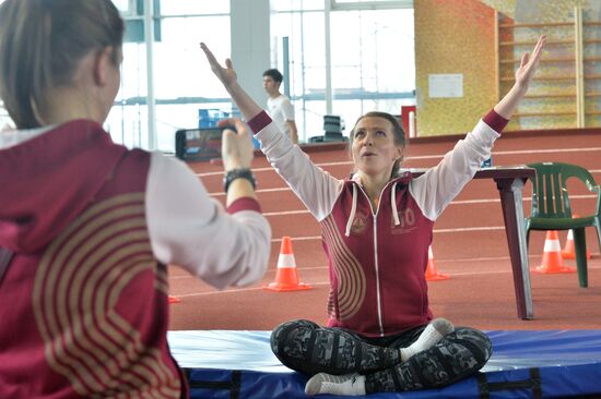 TV hostess Yana Churikova passes national physical fitness requirements