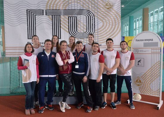 TV hostess Yana Churikova passes national physical fitness requirements